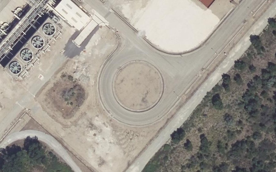 Vue aérienne du Rond-point anonyme n°105258143