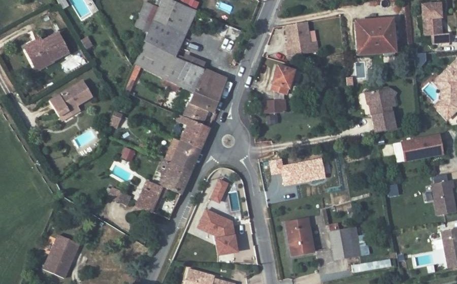 Vue aérienne du Rond-point anonyme n°1053017223