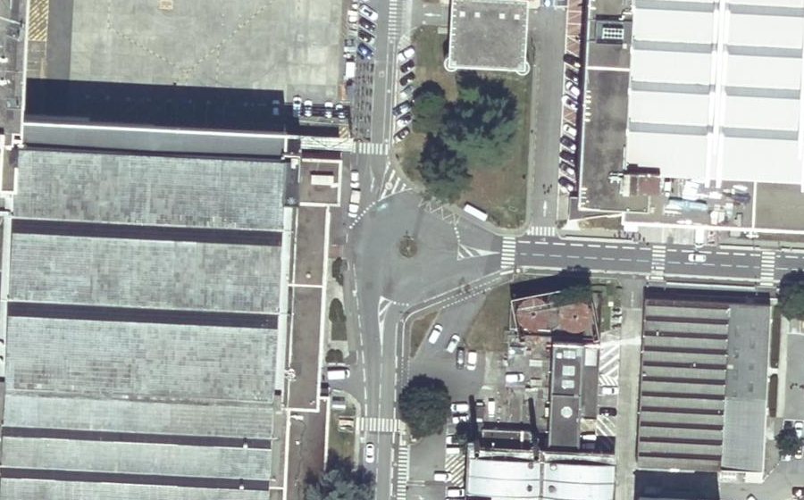 Vue aérienne du Rond-point anonyme n°105410954