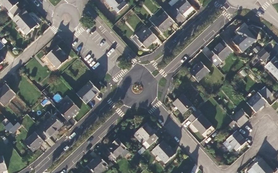 Vue aérienne du Rond-point anonyme n°105575846