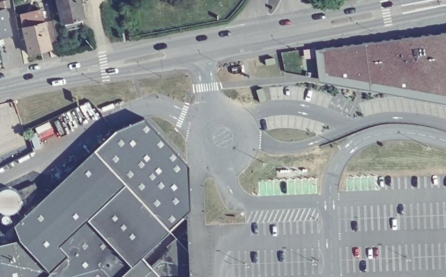 Vue aérienne du Mini-giratoire n°5579811079