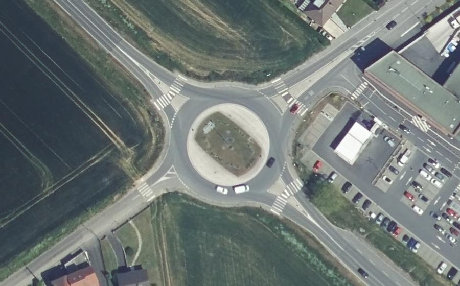 Vue aérienne du Rond-point anonyme n°1055967008