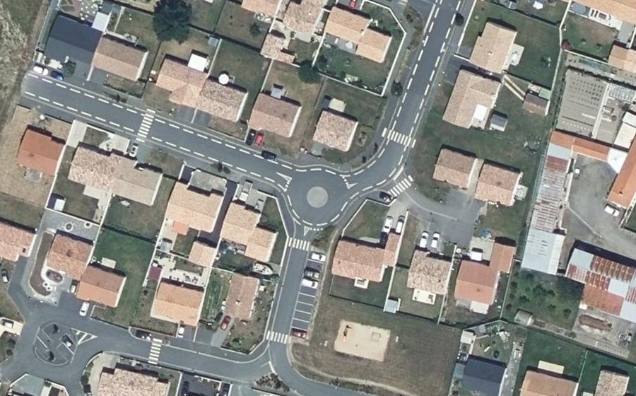 Vue aérienne du Mini-giratoire n°5637717090