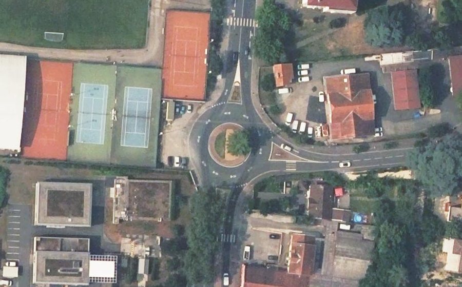 Vue aérienne du Rond-point anonyme n°10566054