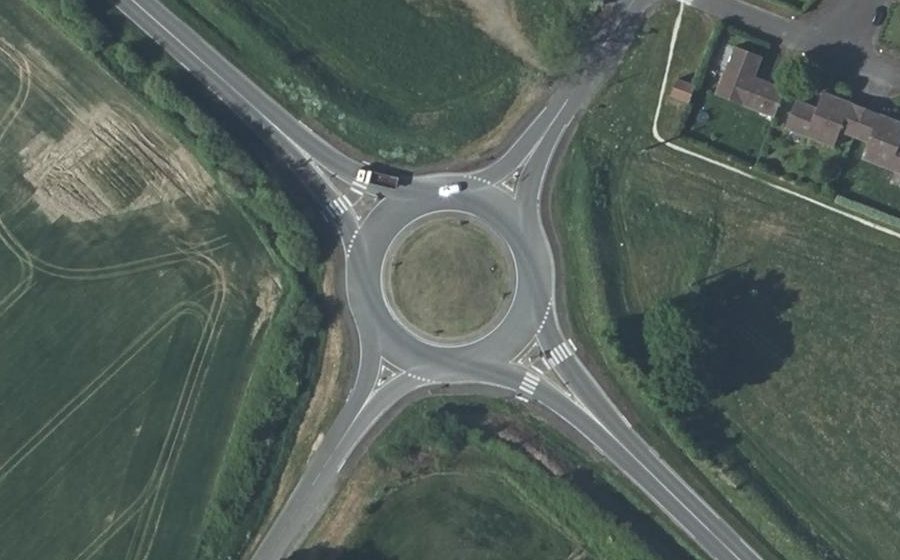 Vue aérienne du Rond-point anonyme n°105714630