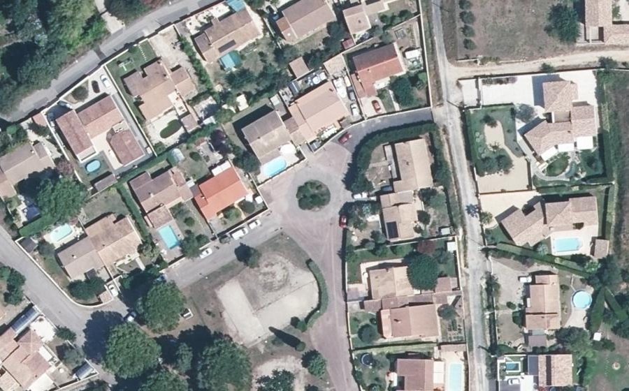 Vue aérienne du Rond-point anonyme n°1057578150