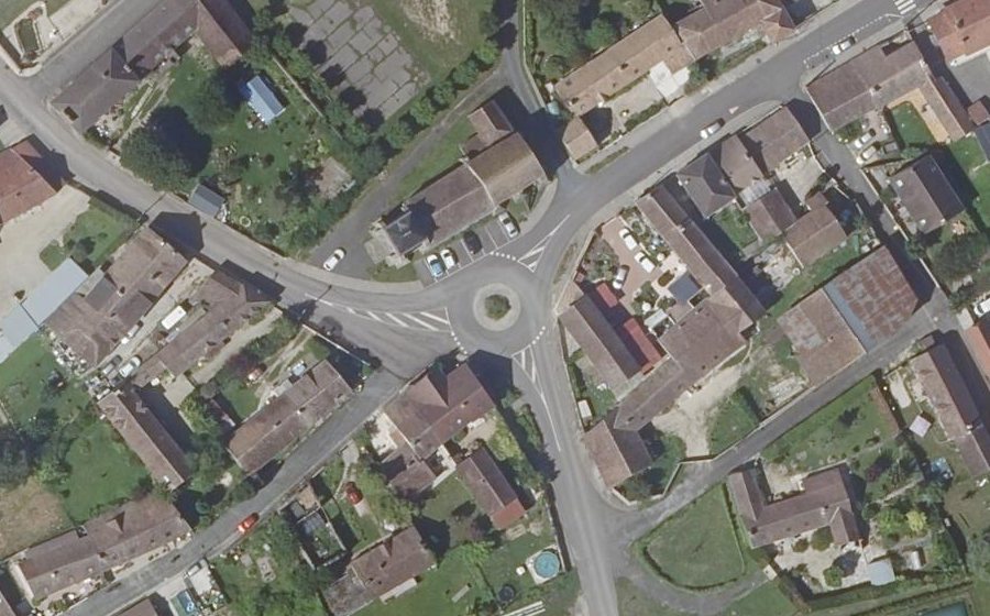 Vue aérienne du Rond-point anonyme n°1057732890