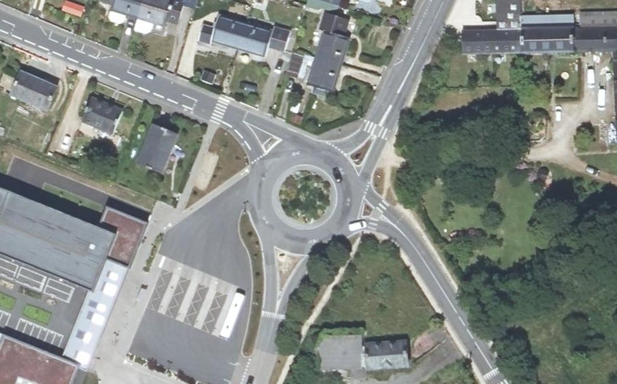 Vue aérienne du Rond-point anonyme n°1058100604