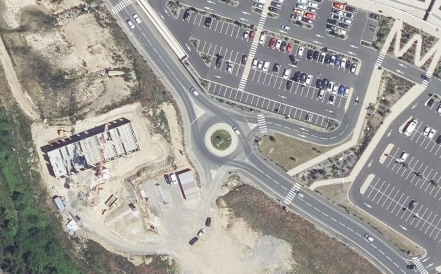Vue aérienne du Rond-point anonyme n°1058535614