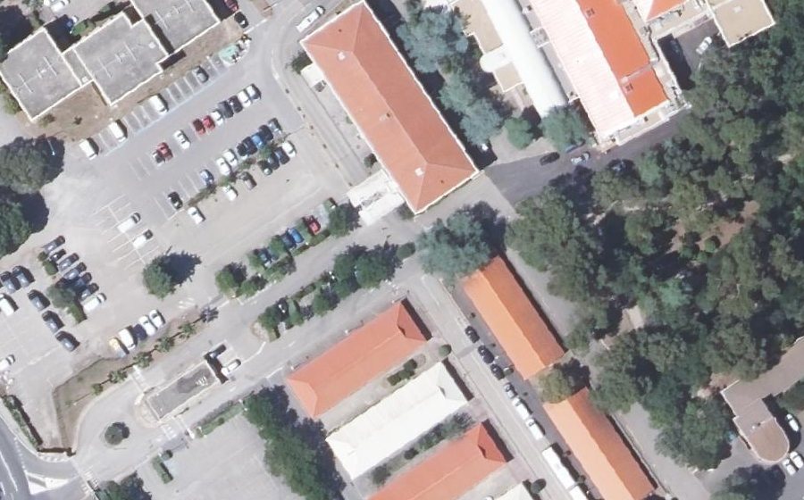 Vue aérienne du Rond-point anonyme n°1058981109