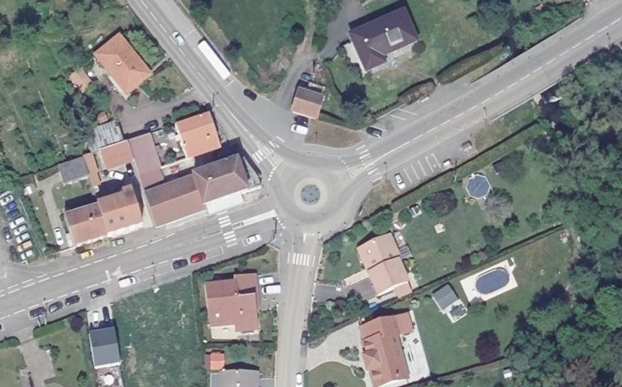 Vue aérienne du Rond-point anonyme n°1059304200