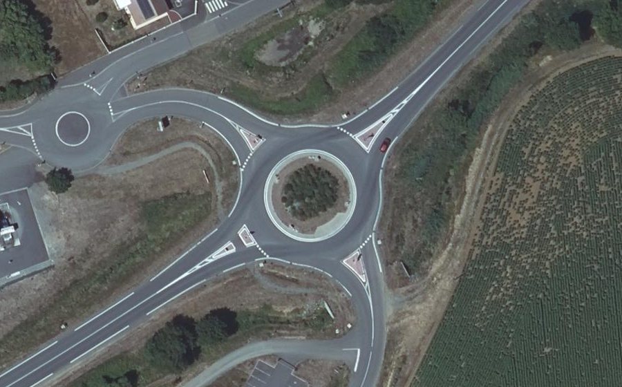 Vue aérienne du Rond-point anonyme n°1059659795