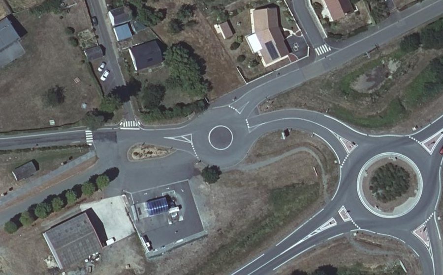 Vue aérienne du Rond-point anonyme n°1059659797