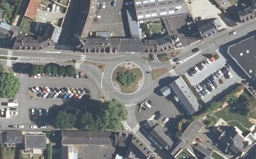 Vue aérienne du Rond-point anonyme n°1060005923