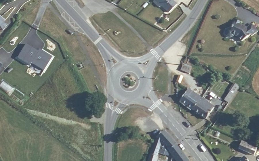 Vue aérienne du Rond-point anonyme n°1060005929