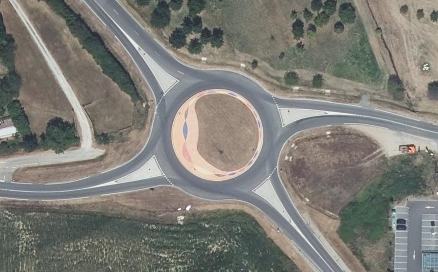 Vue aérienne du Rond-point anonyme n°1060322098