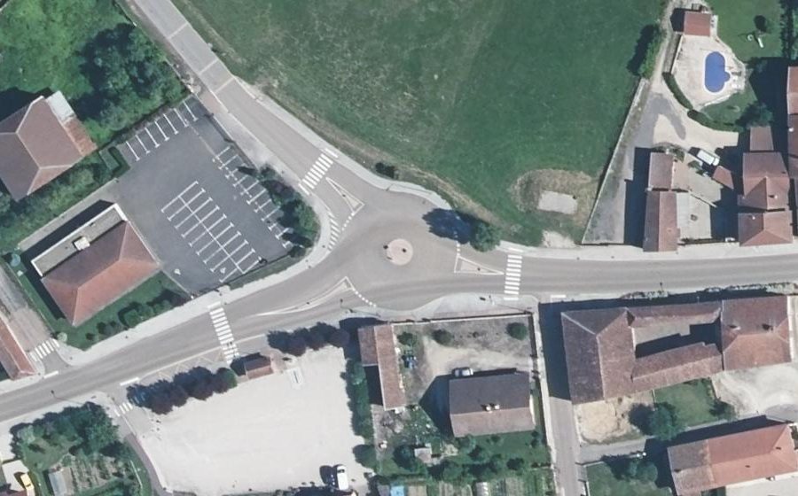 Vue aérienne du Rond-point anonyme n°1060344290