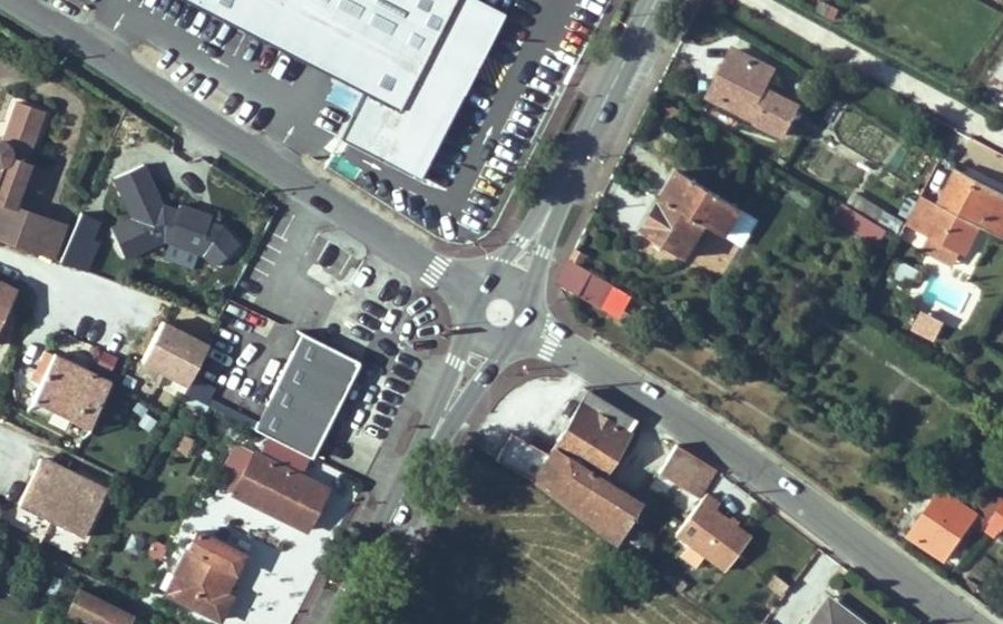Vue aérienne du Rond-point anonyme n°1060346526