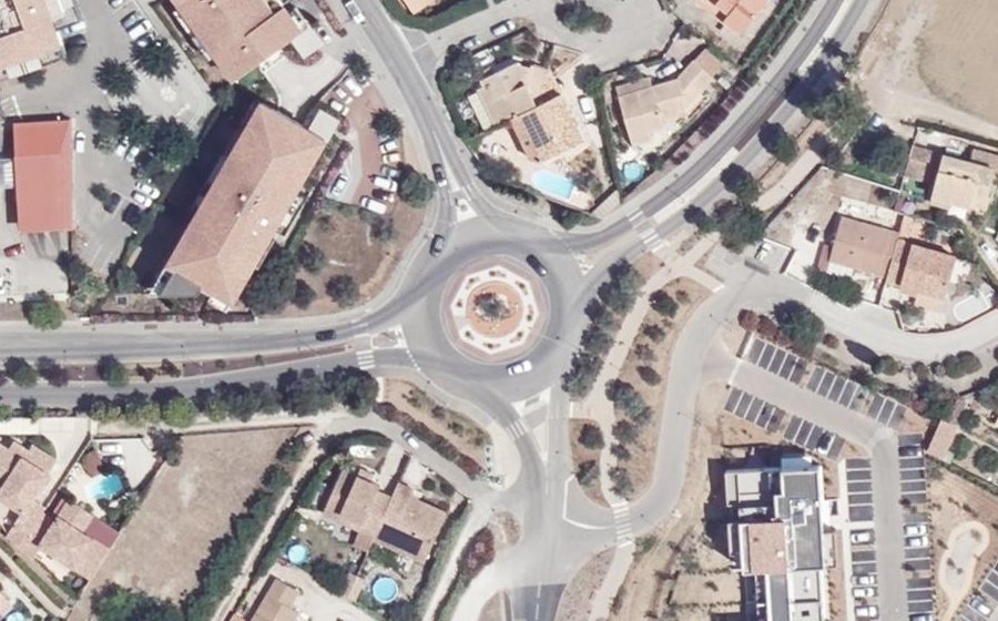 Vue aérienne du Rond-point anonyme n°106088318
