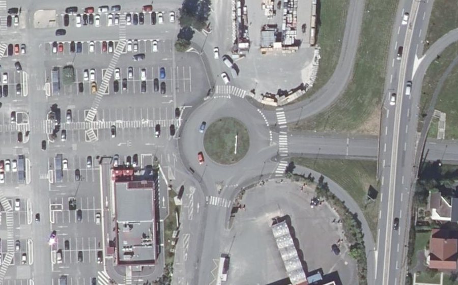 Vue aérienne du Rond-point anonyme n°106106918