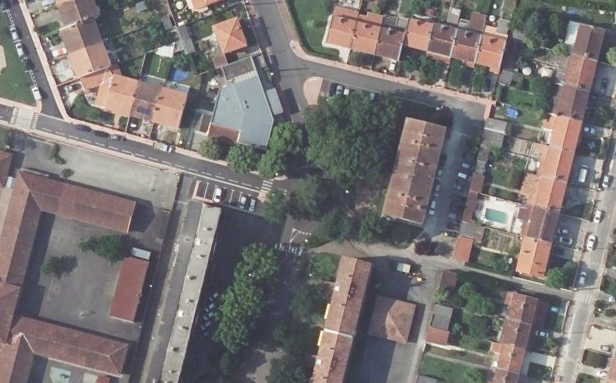 Vue aérienne du Rond-point anonyme n°106110512