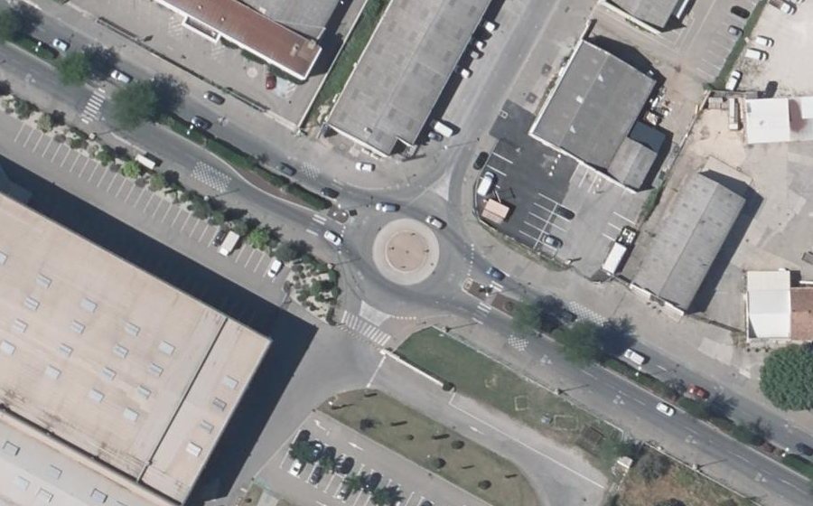 Vue aérienne du Rond-point anonyme n°10621894