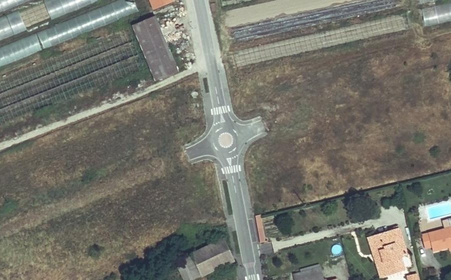 Vue aérienne du Mini-giratoire n°6226941074