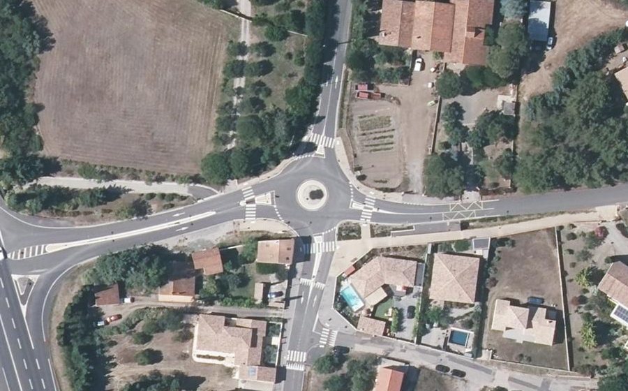 Vue aérienne du Rond-point anonyme n°1065540025