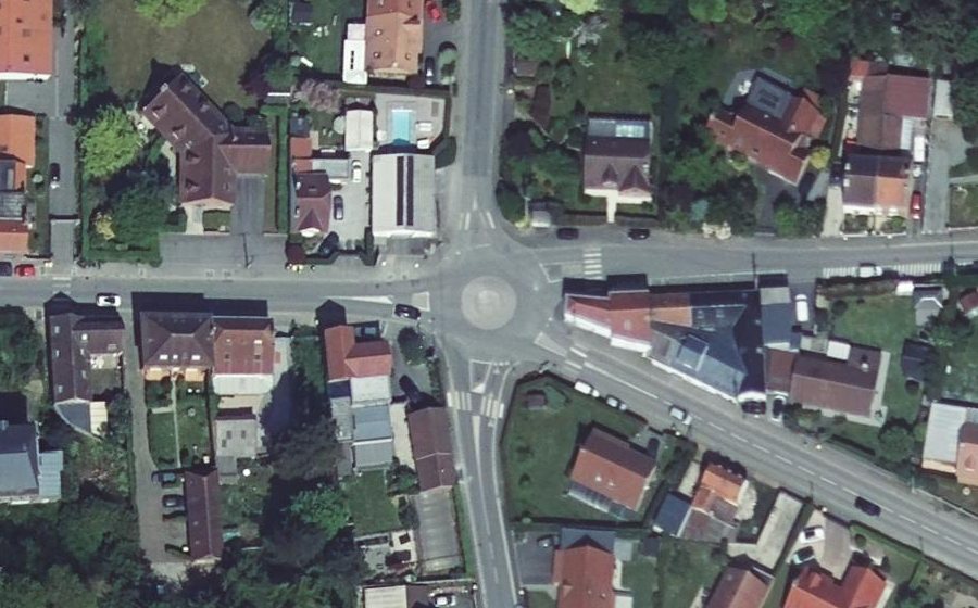 Vue aérienne du Rond-point anonyme n°106566634