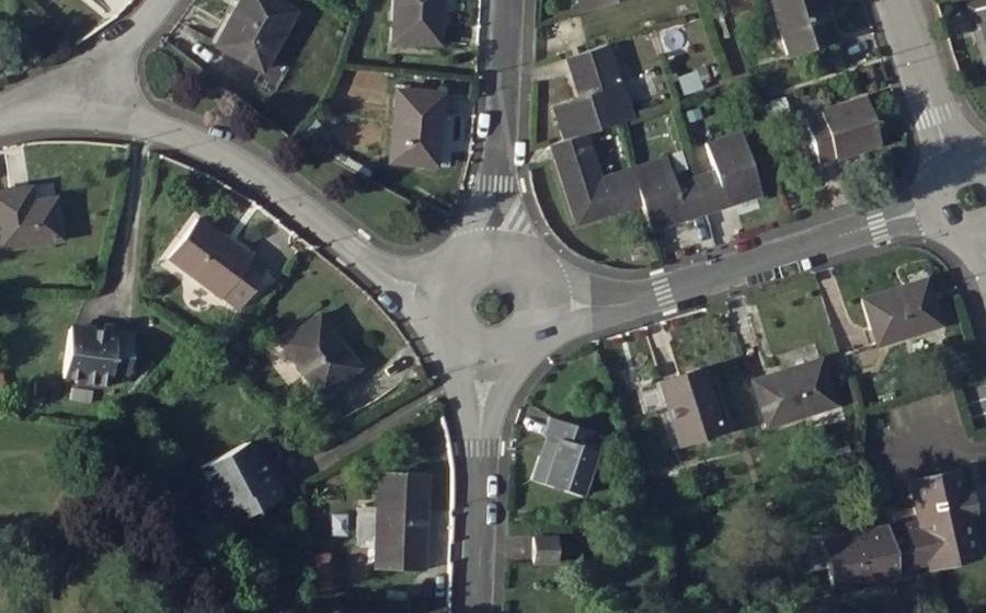 Vue aérienne du Rond-point anonyme n°106577948