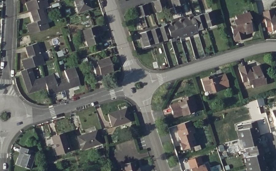 Vue aérienne du Rond-point anonyme n°106577954