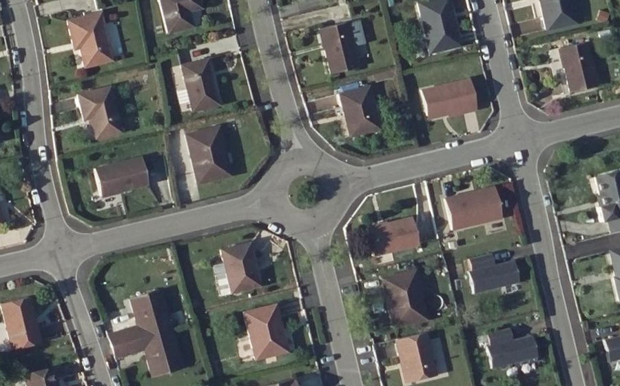Vue aérienne du Rond-point anonyme n°106577980
