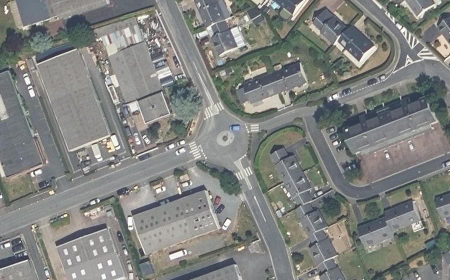 Vue aérienne du Rond-point anonyme n°106633110