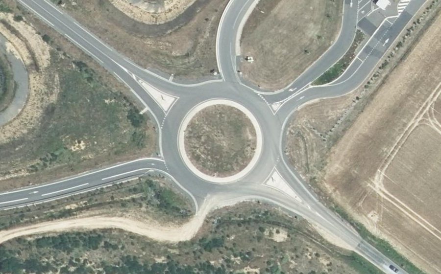 Vue aérienne du Rond-point anonyme n°1066583157