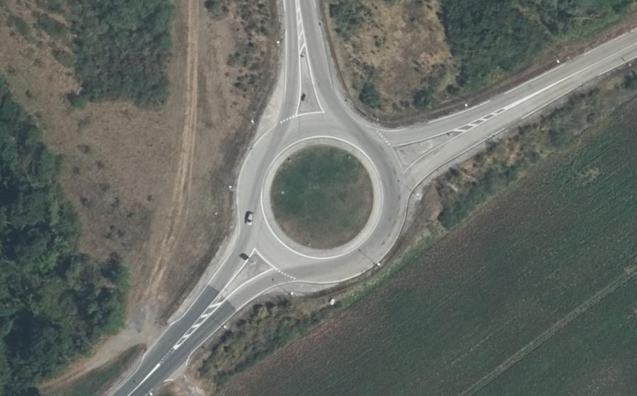 Vue aérienne du Rond-point anonyme n°106692697