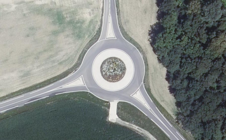 Vue aérienne du Rond-point anonyme n°1068194786
