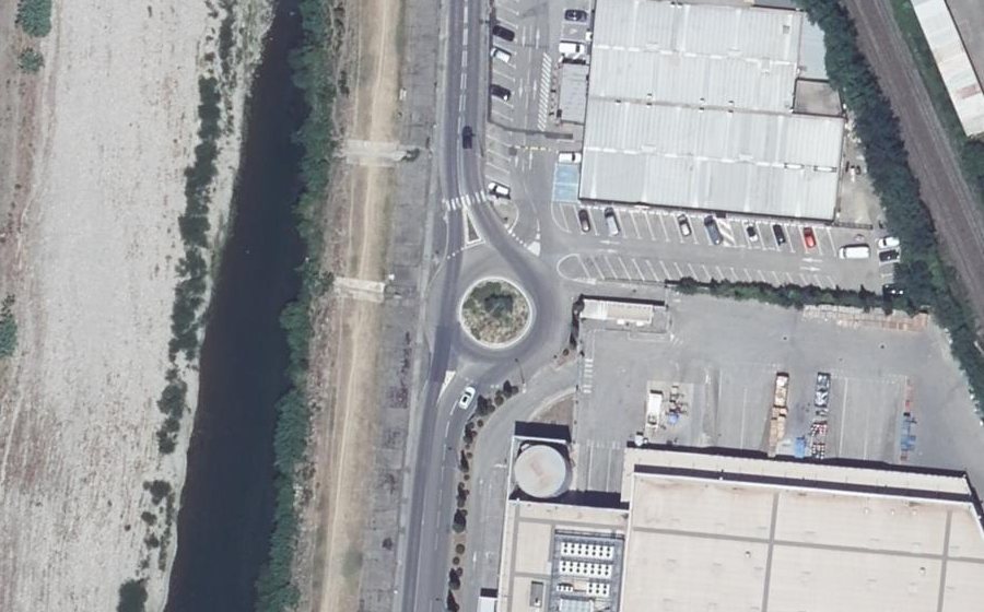 Vue aérienne du Rond-point anonyme n°106937571