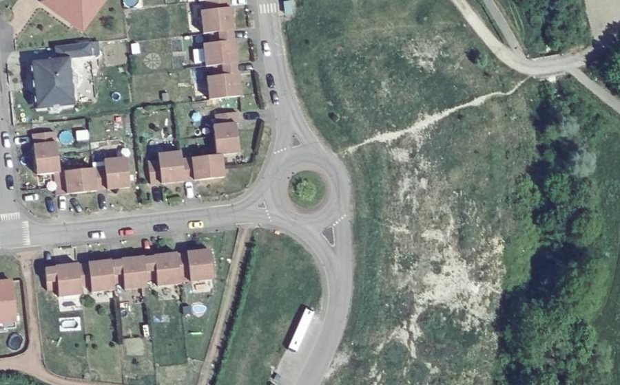 Vue aérienne du Rond-point anonyme n°10696670