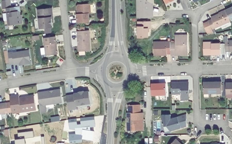 Vue aérienne du Rond-point anonyme n°10696712