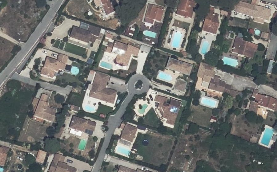 Vue aérienne du Rond-point anonyme n°106973167