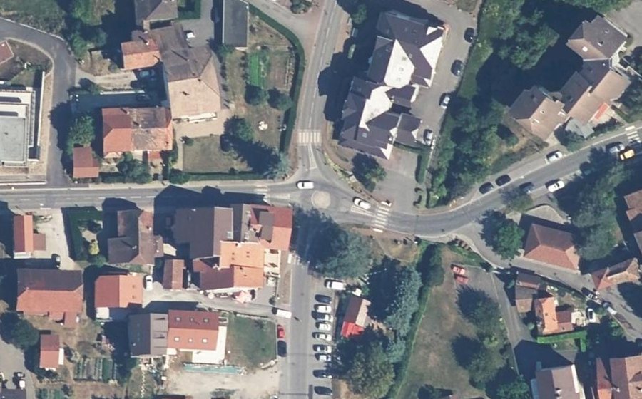 Vue aérienne du Rond-point anonyme n°107158353