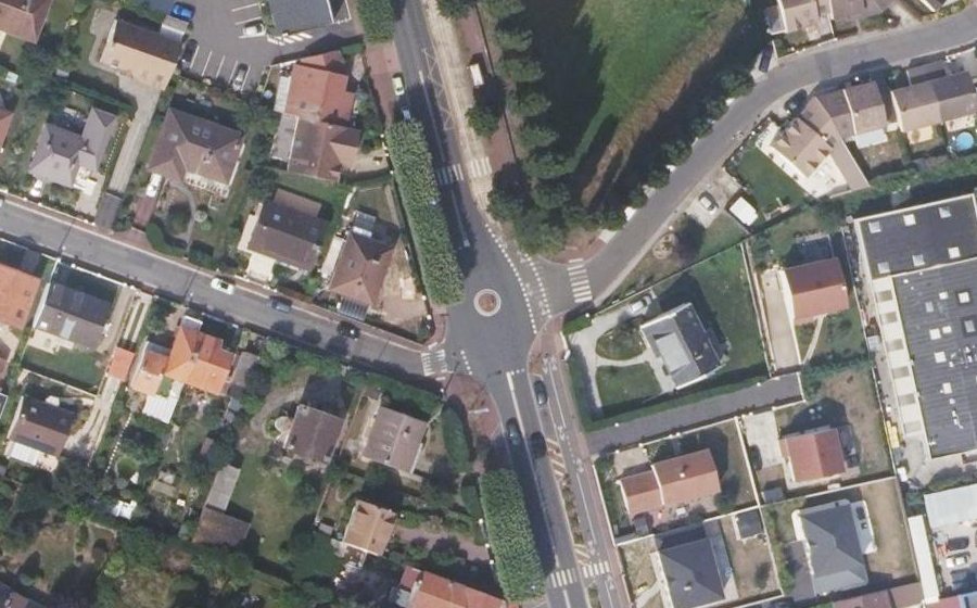 Vue aérienne du Mini-giratoire n°7160674165