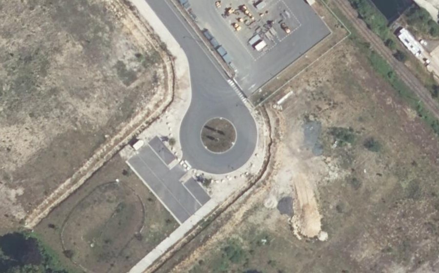 Vue aérienne du Rond-point anonyme n°1071659001