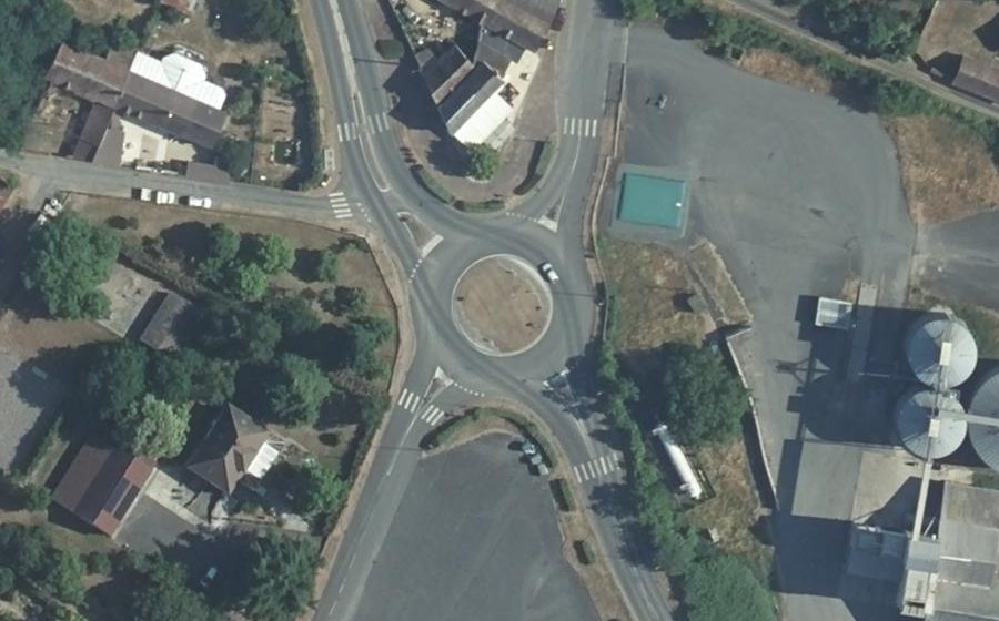 Vue aérienne du Rond-point anonyme n°107217301