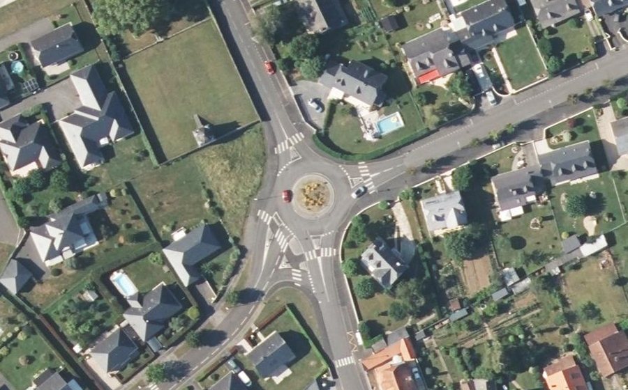 Vue aérienne du Rond-point anonyme n°1073200490