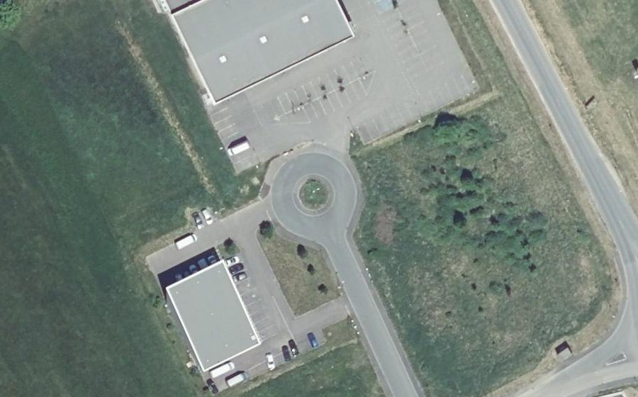 Vue aérienne du Rond-point anonyme n°1073354789