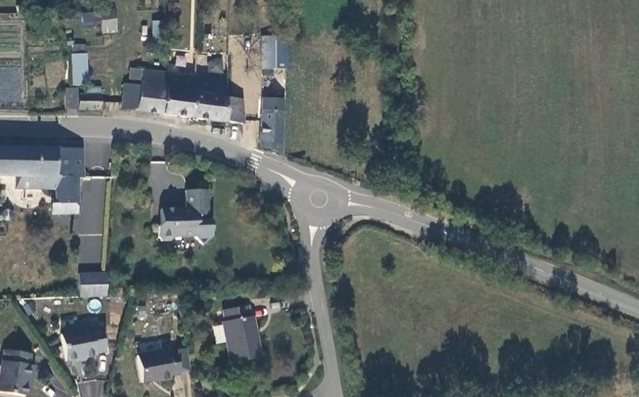 Vue aérienne du Mini-giratoire n°7473744457