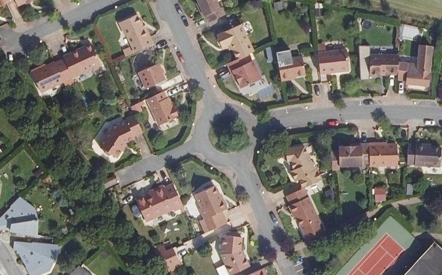 Vue aérienne du Rond-point anonyme n°107493610