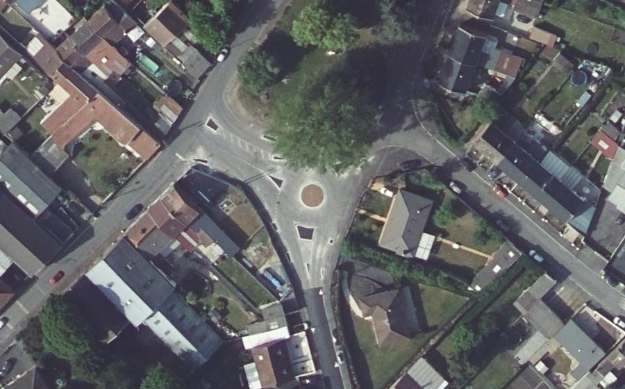 Vue aérienne du Rond-point anonyme n°1075053280
