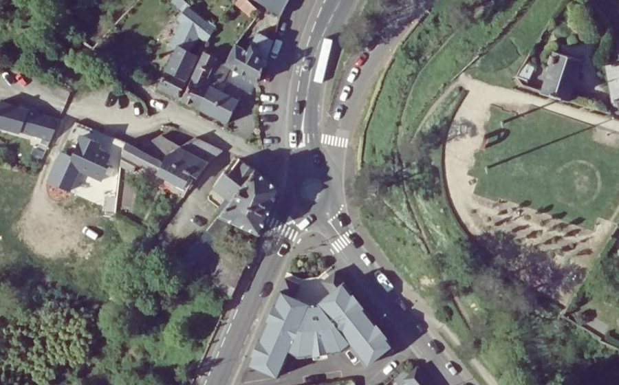 Vue aérienne du Rond-point anonyme n°1075106936
